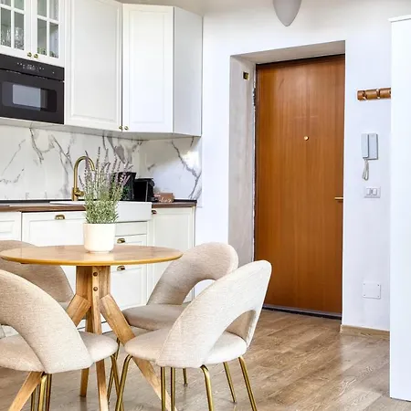 Apartamento Hostmate - Milano- Corso - Garibaldi *
