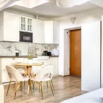 דירה Hostmate - Milano- Corso - Garibaldi *